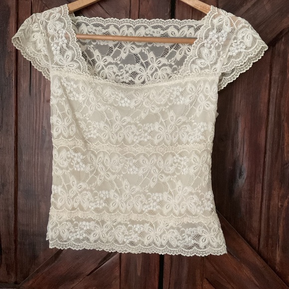 Neiman Marcus Hanky Panky Sweet Lace Top - Picture 2 of 11